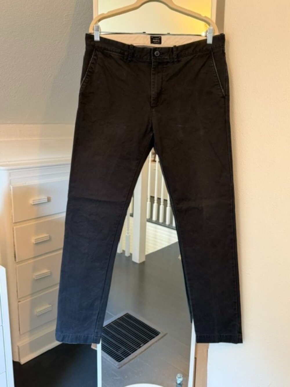 J. Crew Broken In Straight Chinos, 484 Slim, 33x34, Navy